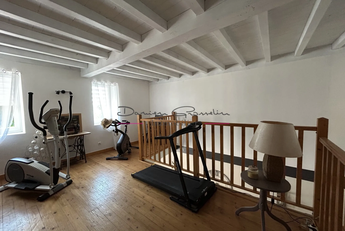 Maison à vendre de 145 m² avec jardin à Croizet-sur-Gand en Loire 