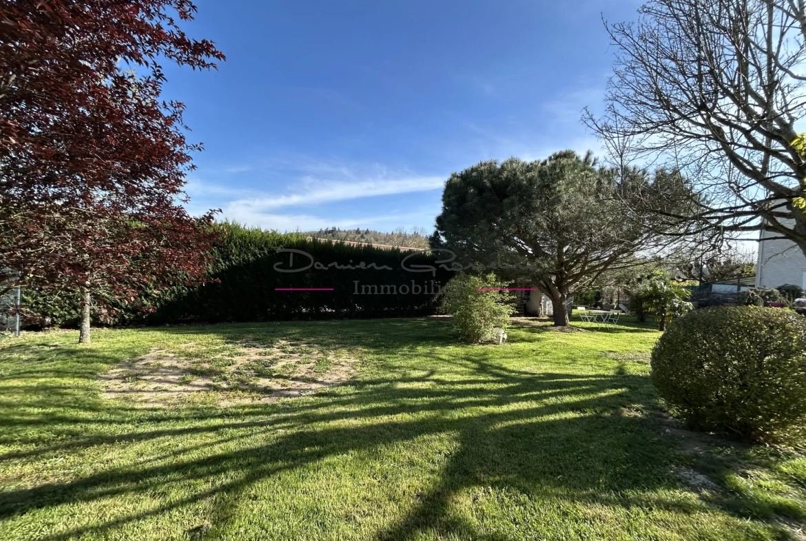 Maison à vendre de 145 m² avec jardin à Croizet-sur-Gand en Loire 