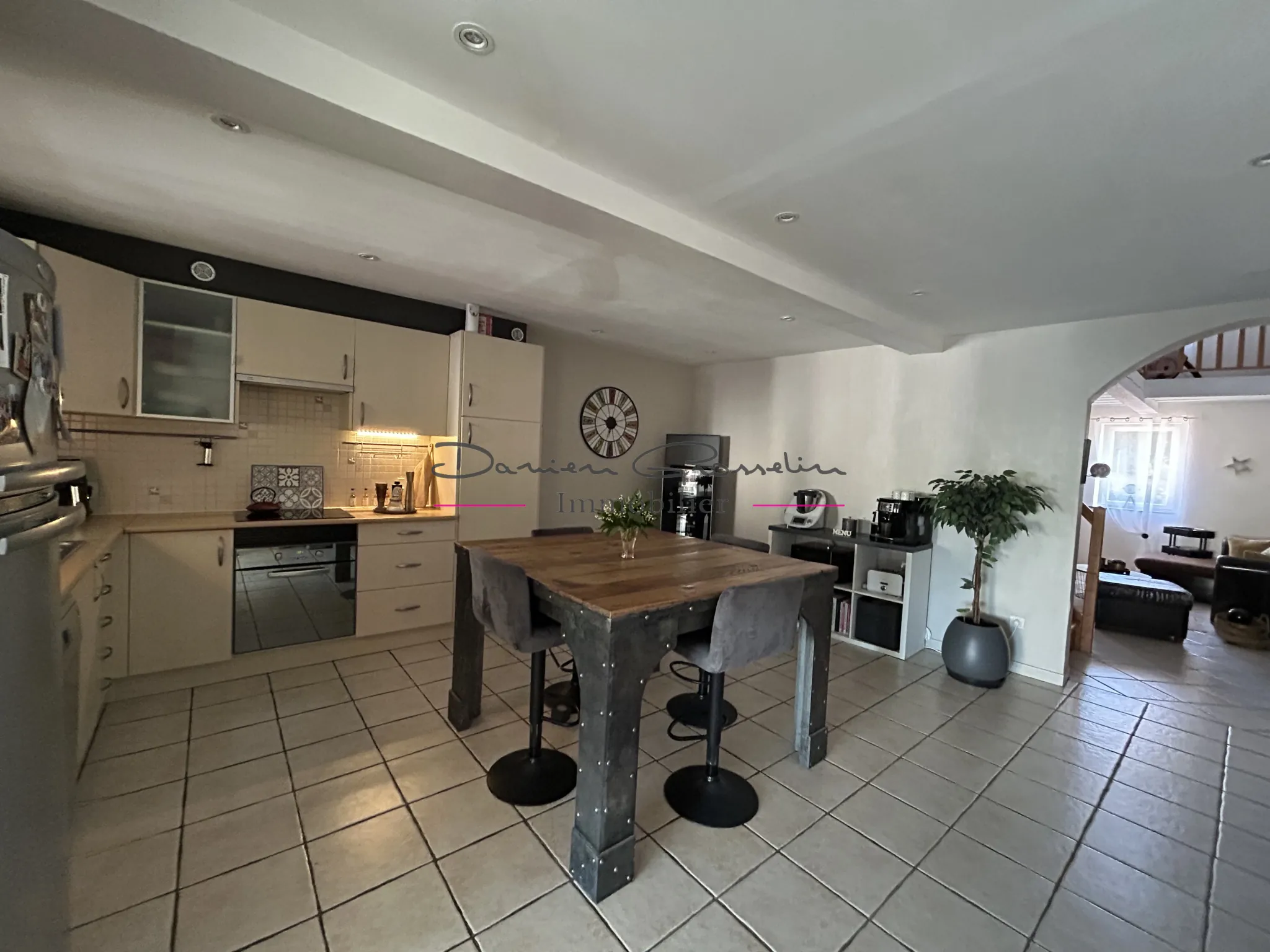 Maison à vendre de 145 m² avec jardin à Croizet-sur-Gand en Loire 