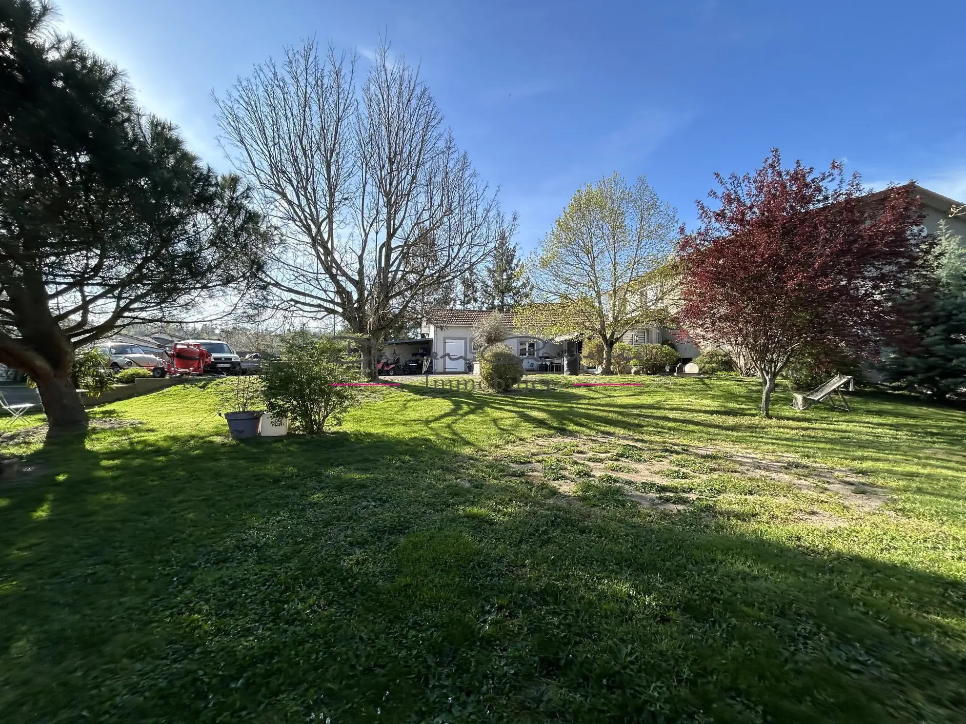 Maison à vendre de 145 m² avec jardin à Croizet-sur-Gand en Loire 