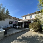 Maison à vendre de 145 m² avec jardin à Croizet-sur-Gand en Loire
