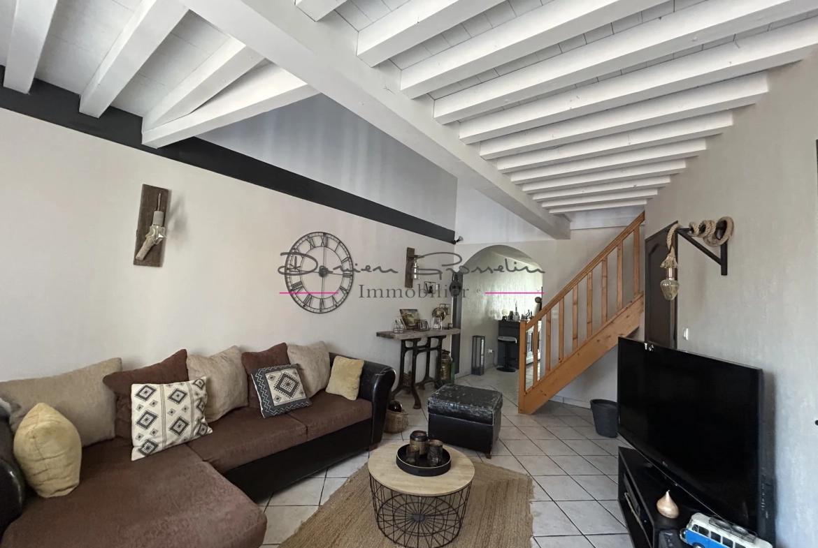 Maison à vendre de 145 m² avec jardin à Croizet-sur-Gand en Loire 