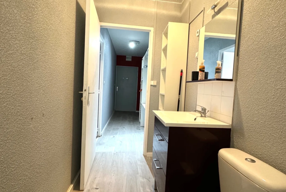 Studio meublé à vendre à Saint-Étienne, idéal premier achat ou investissement locatif 