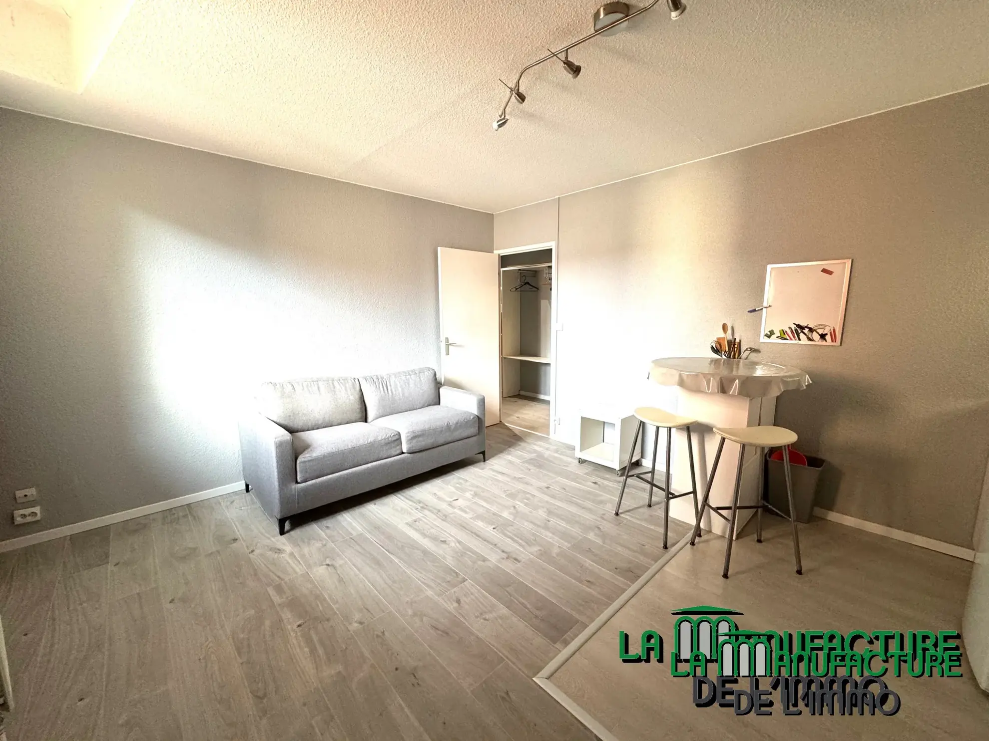 Studio meublé à vendre à Saint-Étienne, idéal premier achat ou investissement locatif 
