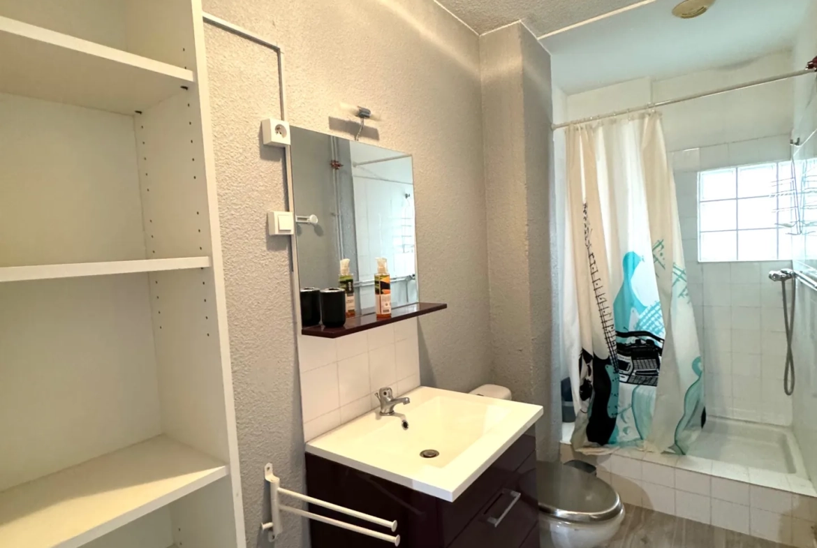 Studio meublé à vendre à Saint-Étienne, idéal premier achat ou investissement locatif 