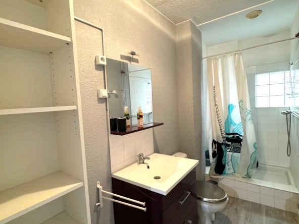 Studio meublé à vendre à Saint-Étienne, 28 m², idéal investisseur ou premier achat 
