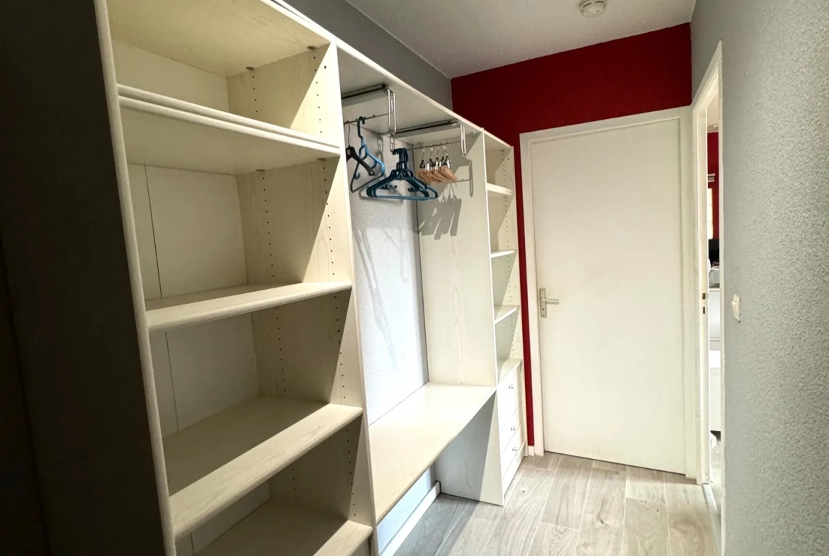 Studio meublé à vendre à Saint-Étienne, idéal premier achat ou investissement locatif 