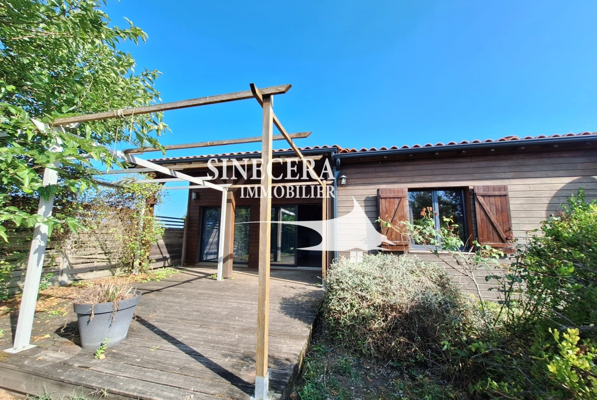 Maison moderne en bois avec jardin à Ribérac - 156 m² 
