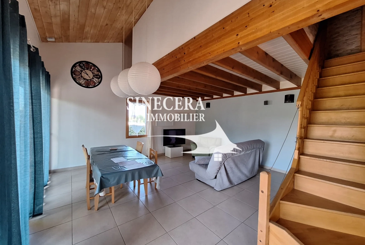 Maison moderne en bois avec jardin à Ribérac - 156 m² 