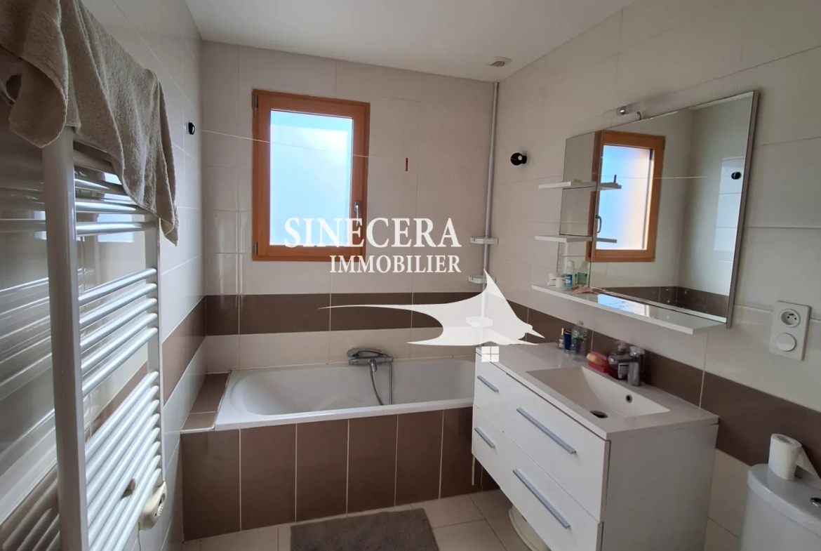 Maison moderne en bois avec jardin à Ribérac - 156 m² 
