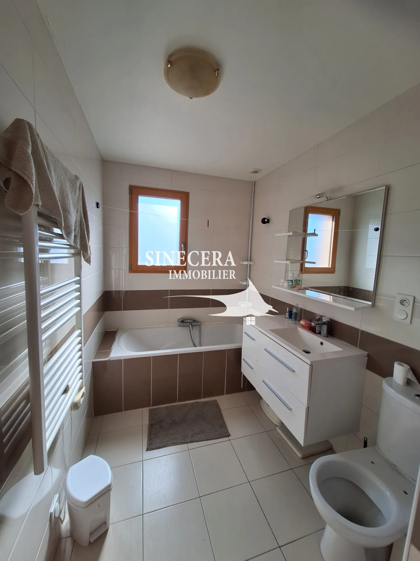Maison moderne en bois avec jardin à Ribérac - 156 m² 
