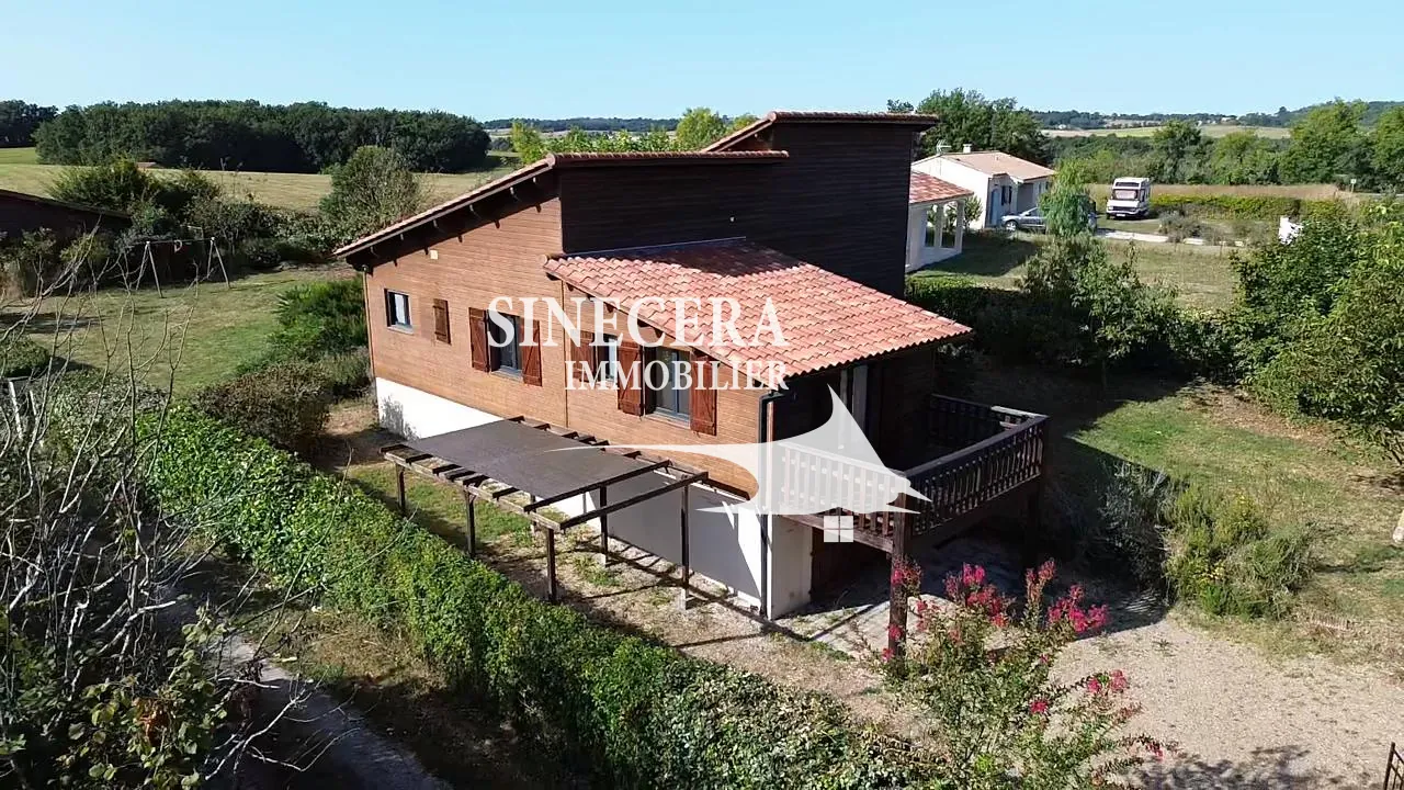 Maison moderne en bois avec jardin à Ribérac - 156 m² 