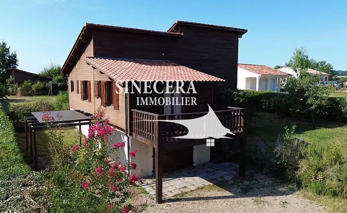 Maison moderne en bois avec jardin à Ribérac - 156 m² 