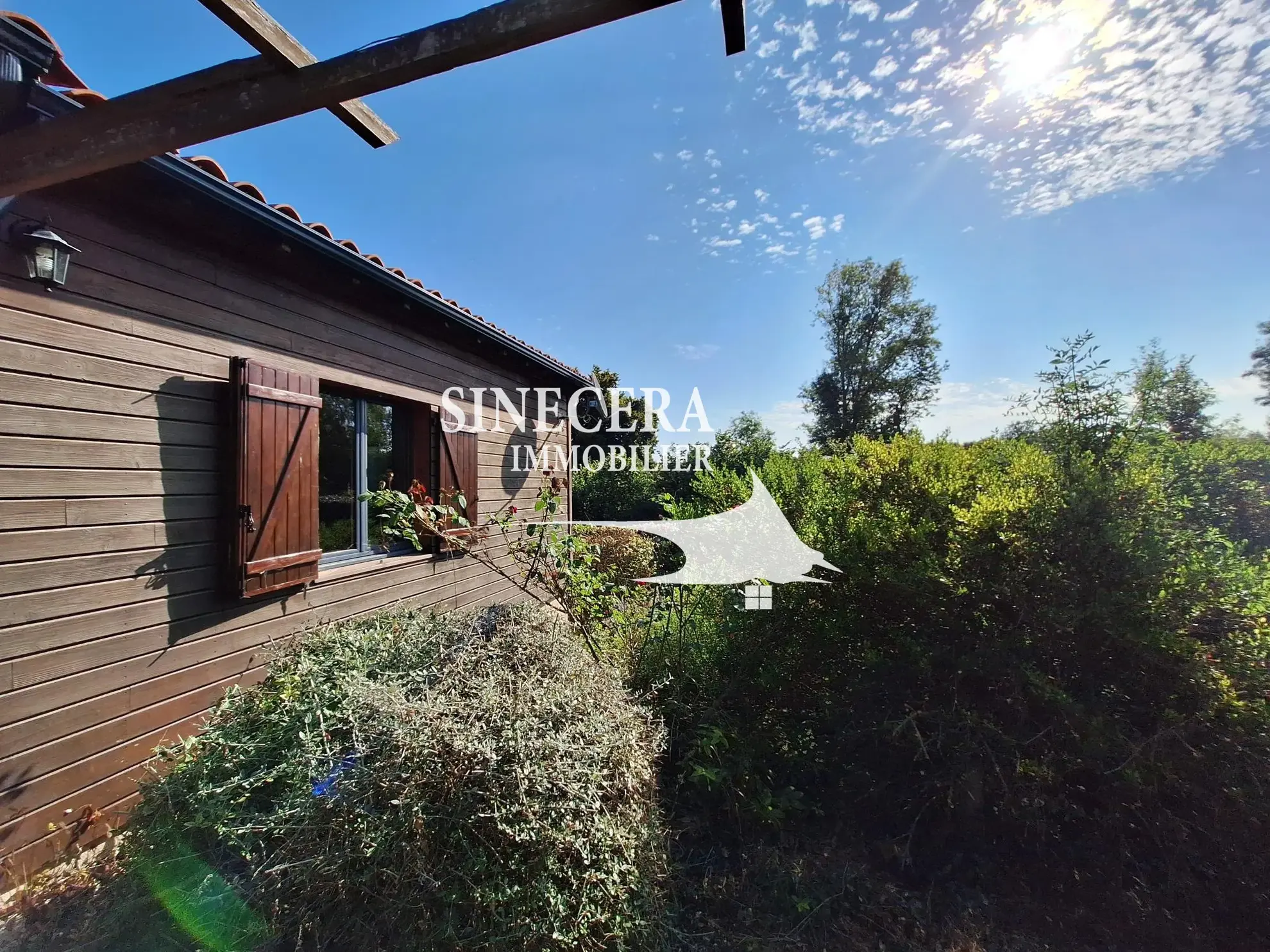 Maison moderne en bois avec jardin à Ribérac - 156 m² 