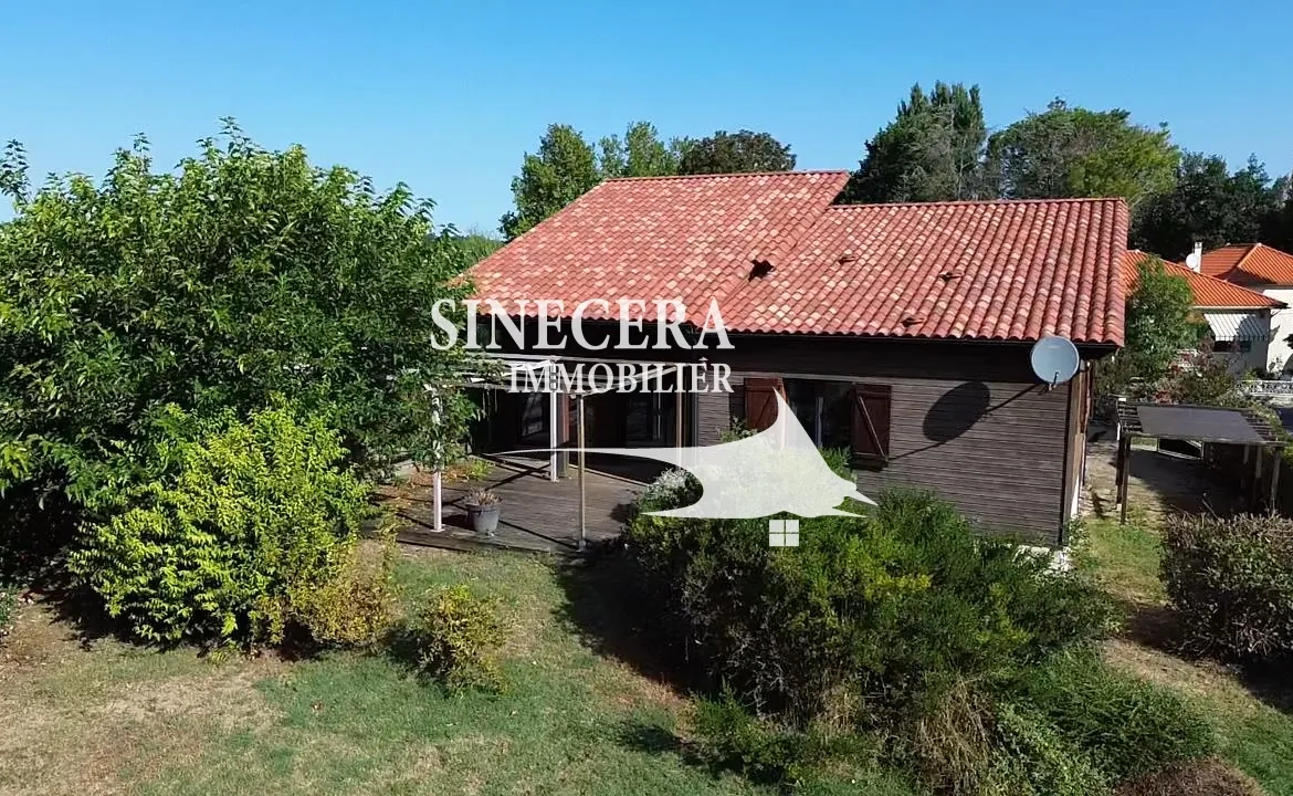 Maison moderne en bois avec jardin à Ribérac - 156 m² 