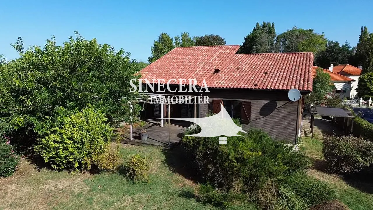 Maison moderne en bois avec jardin à Ribérac - 156 m² 