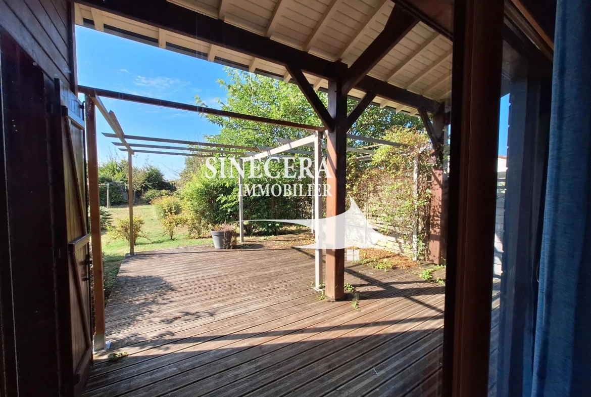 Maison moderne en bois avec jardin à Ribérac - 156 m² 