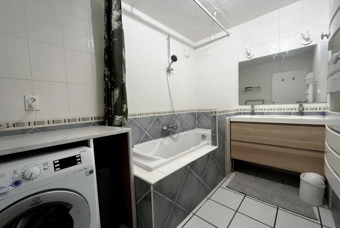 Appartement T2 rénové de 52m² au centre de Montpellier, idéal investissement 