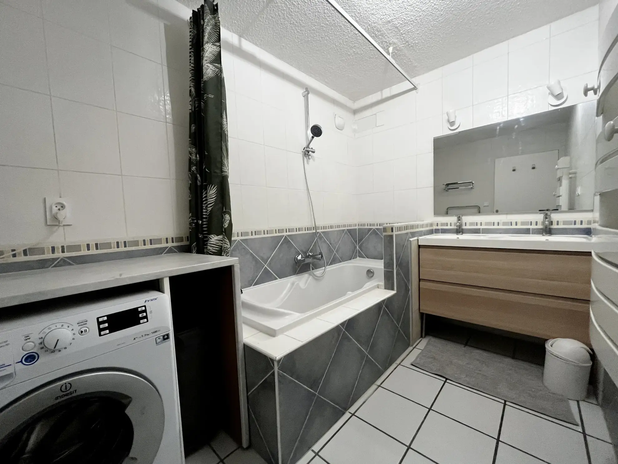 Appartement T2 rénové de 52m² au centre de Montpellier, idéal investissement 