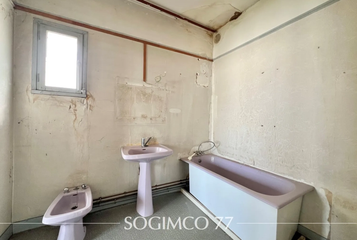 Maison à rénover de 75 m² avec terrain à Thorigny-sur-Marne 
