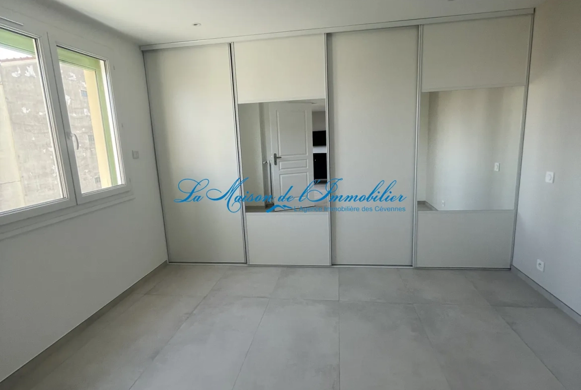 Appartement F3 rénové avec garage et balcon au cœur d’Alès 