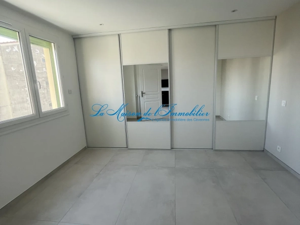 Appartement F3 rénové avec garage et balcon au cœur d’Alès 