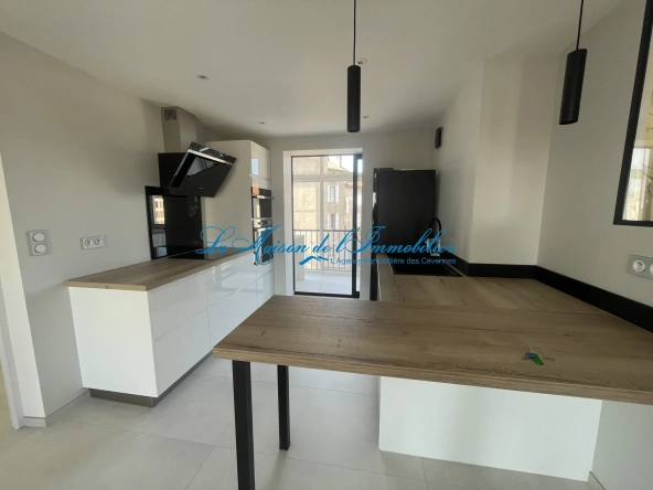 Appartement F3 rénové avec garage et balcon au cœur d’Alès 
