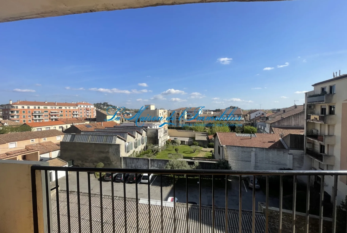 Appartement F3 rénové avec garage et balcon au cœur d’Alès 