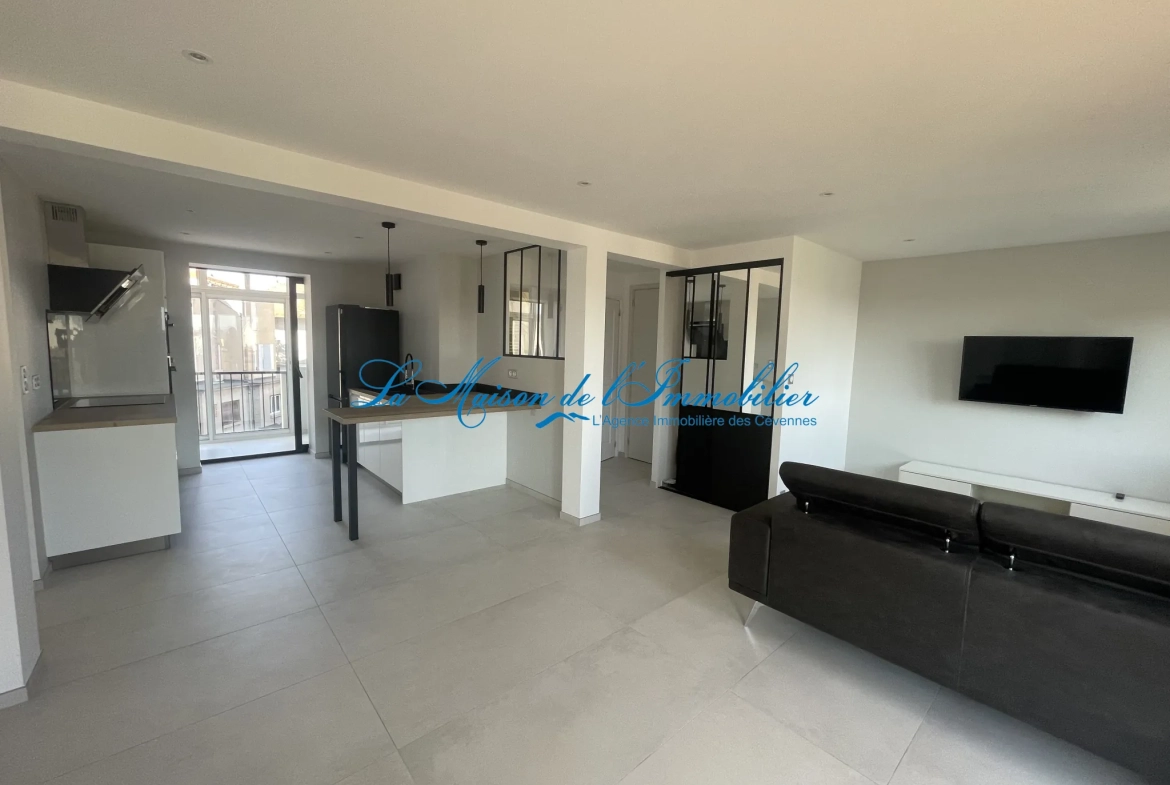 Appartement F3 rénové avec garage et balcon au cœur d’Alès 