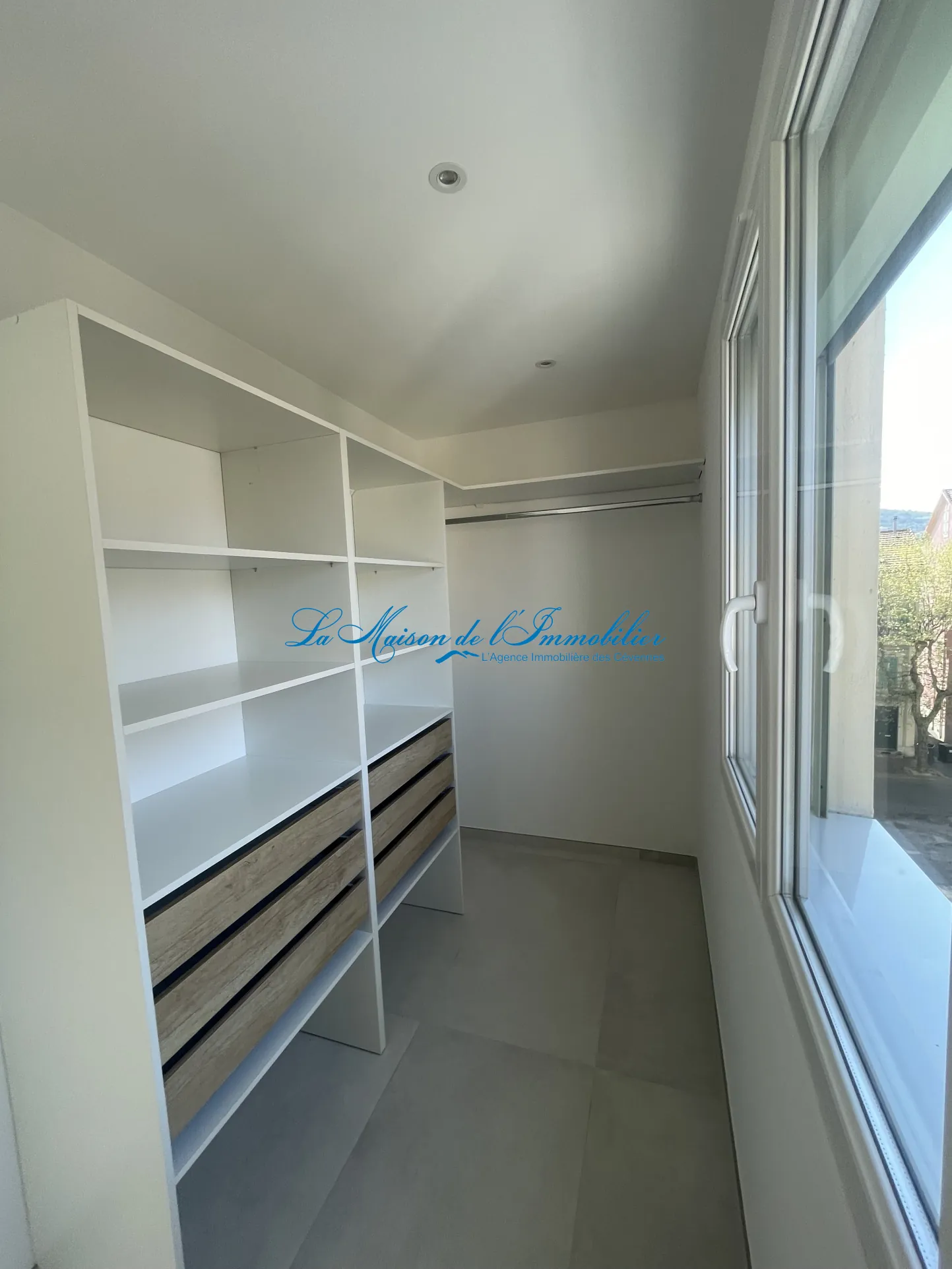 Appartement F3 rénové avec garage et balcon au cœur d’Alès 