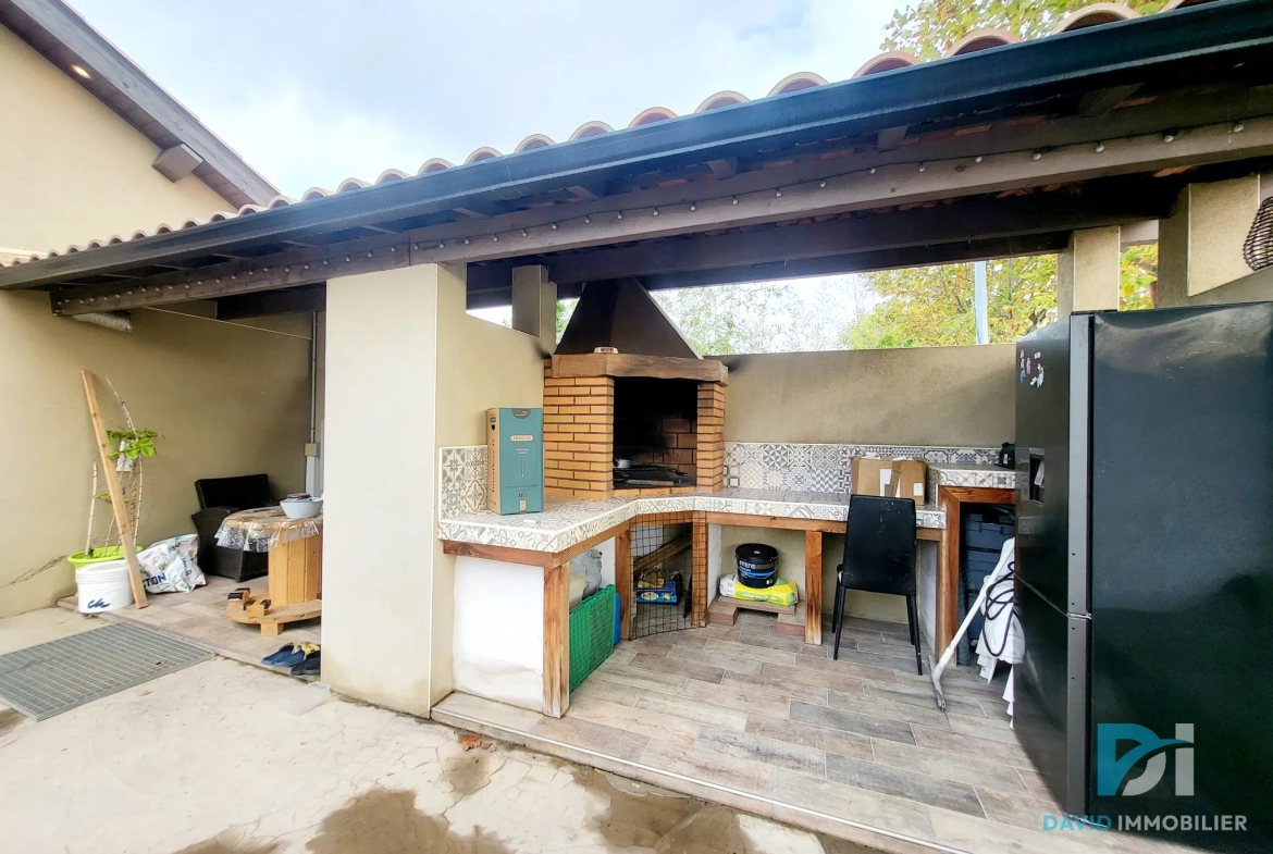 Villa à Montblanc de 92 m² avec combles aménagés, proche commodités 