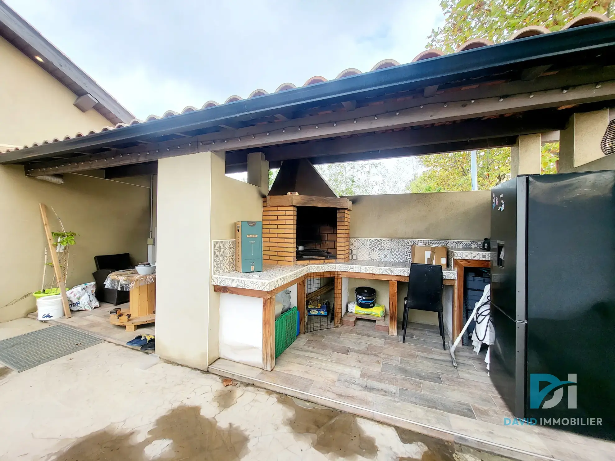 Villa à Montblanc de 92 m² avec combles aménagés, proche commodités 