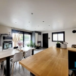 Villa à Montblanc de 92 m² avec combles aménagés, proche commodités