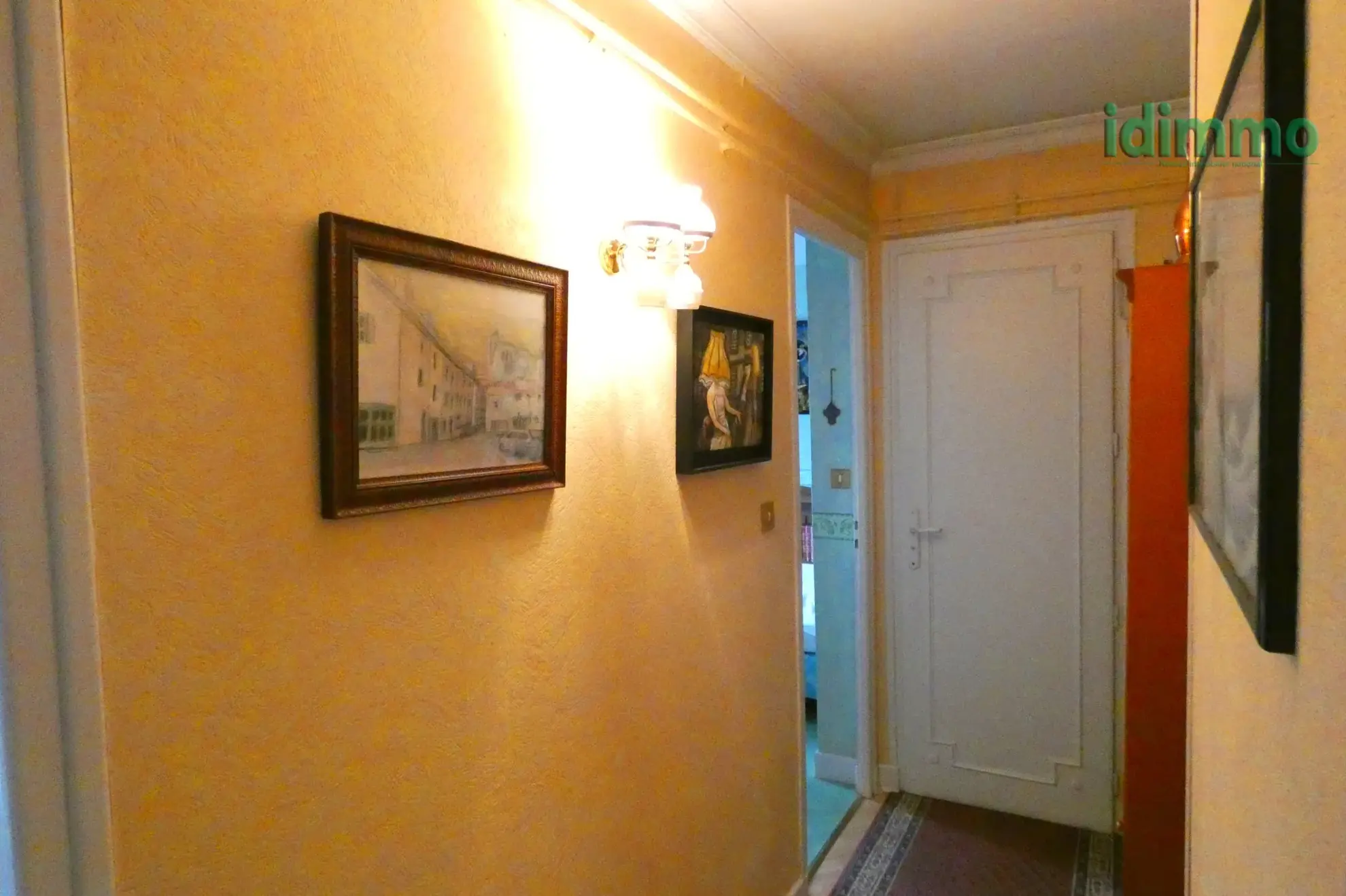 Appartement T4 à Aurillac avec balcon, garage et Vue dégagée 