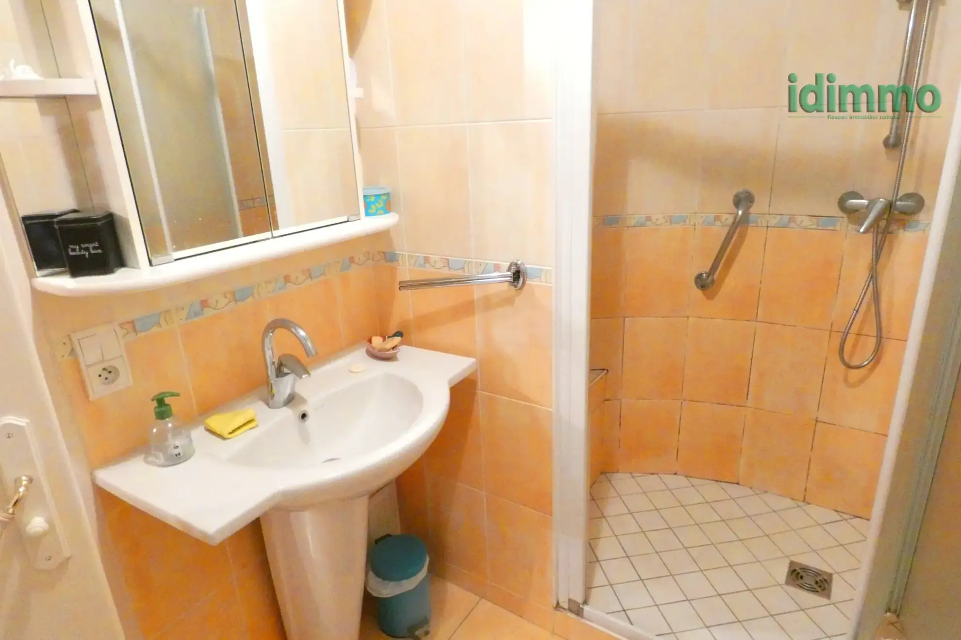 Appartement T4 à Aurillac avec balcon, garage et Vue dégagée 