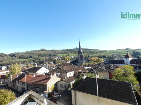 Appartement T4 à Aurillac avec balcon, garage et Vue dégagée