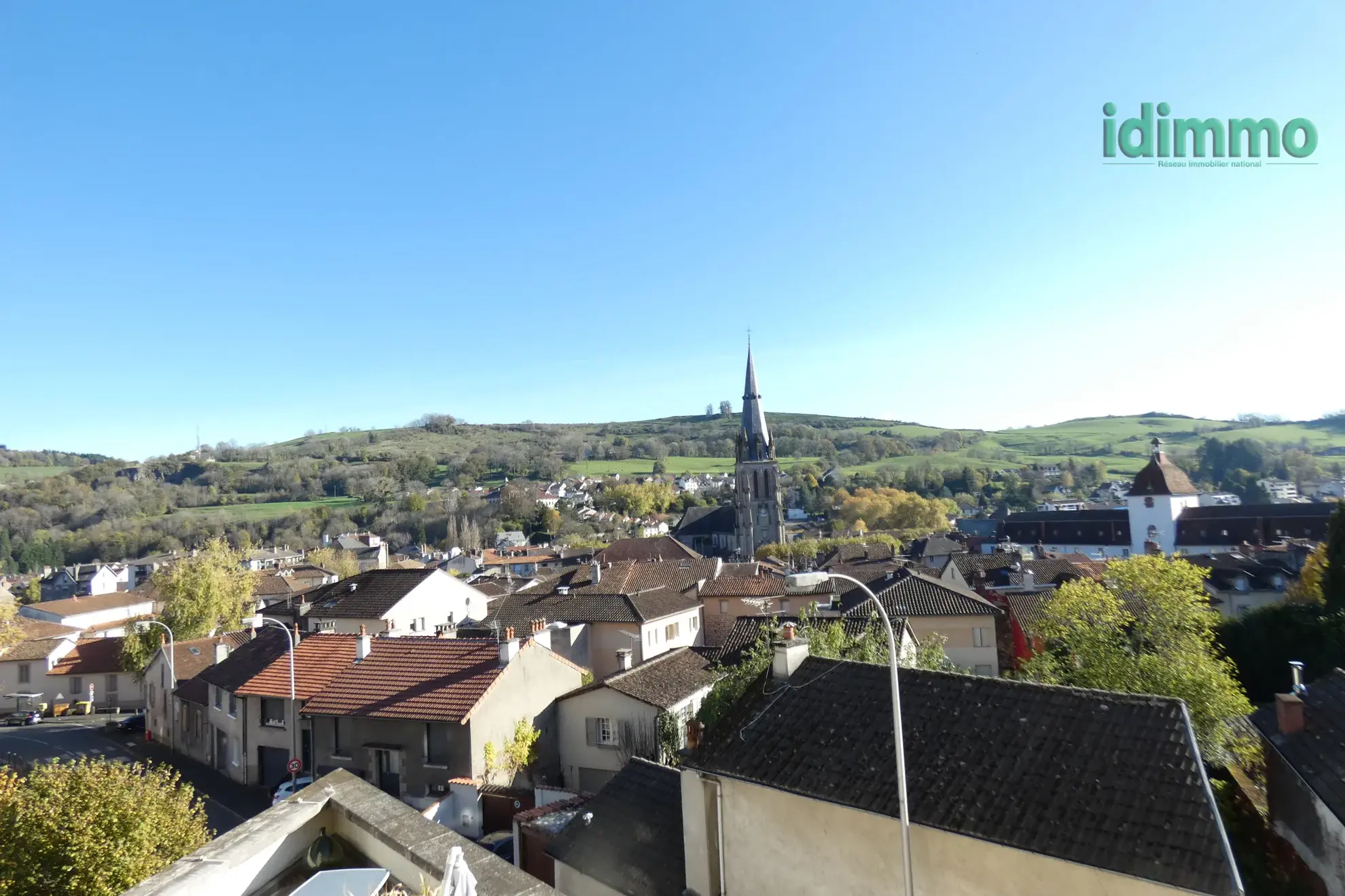 Appartement T4 à Aurillac avec balcon, garage et Vue dégagée 