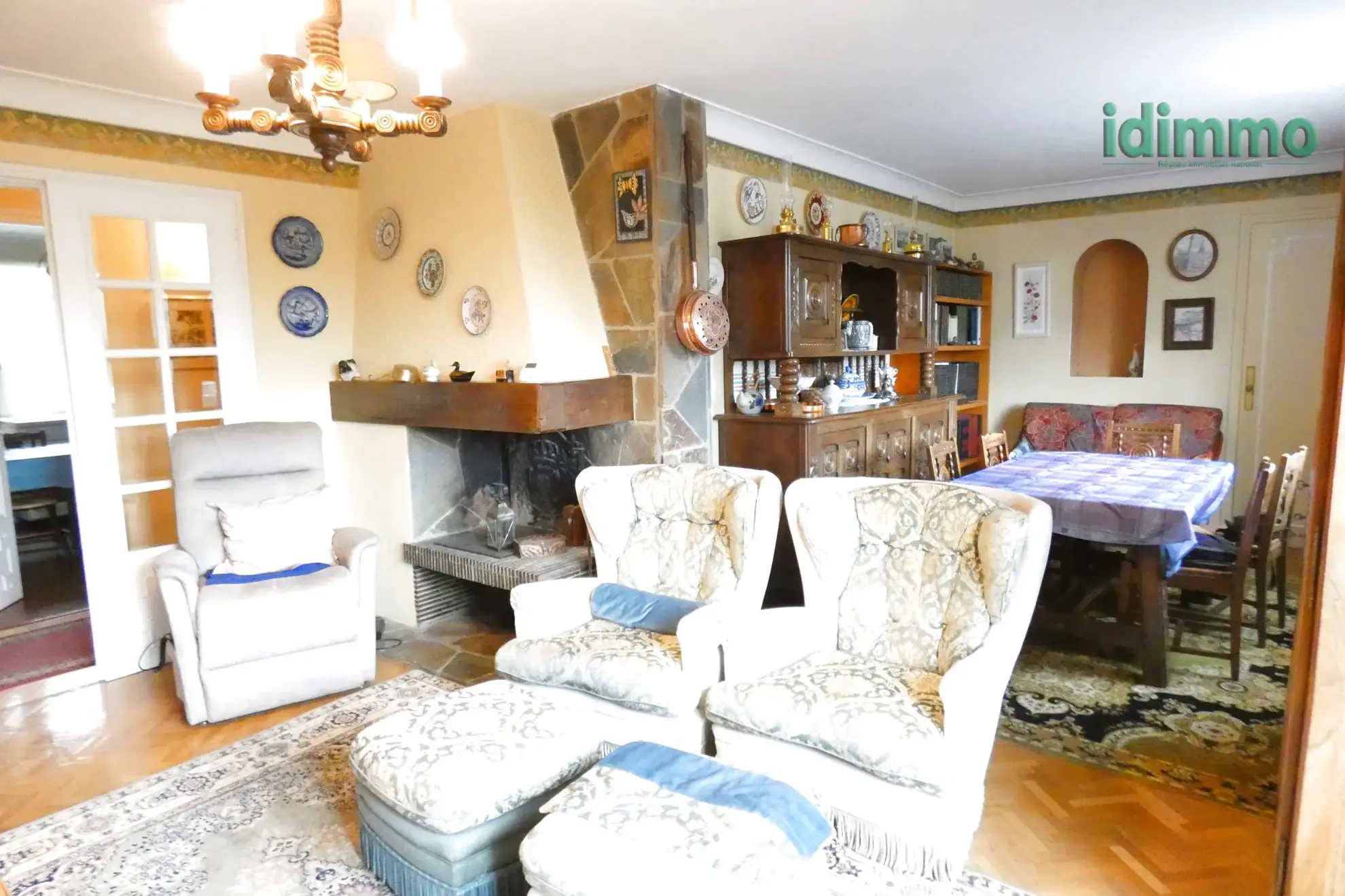 Appartement T4 à Aurillac avec balcon, garage et Vue dégagée 