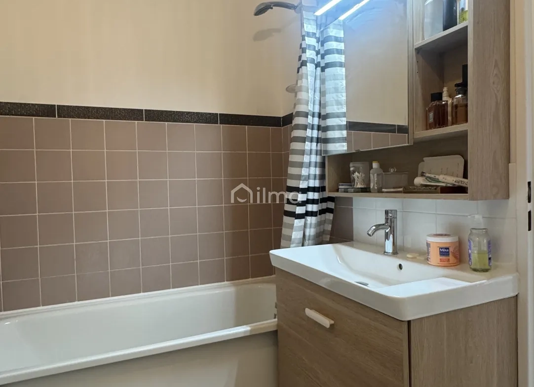 Appartement 4 pièces à vendre au cœur de Meaux avec parking et balcon 