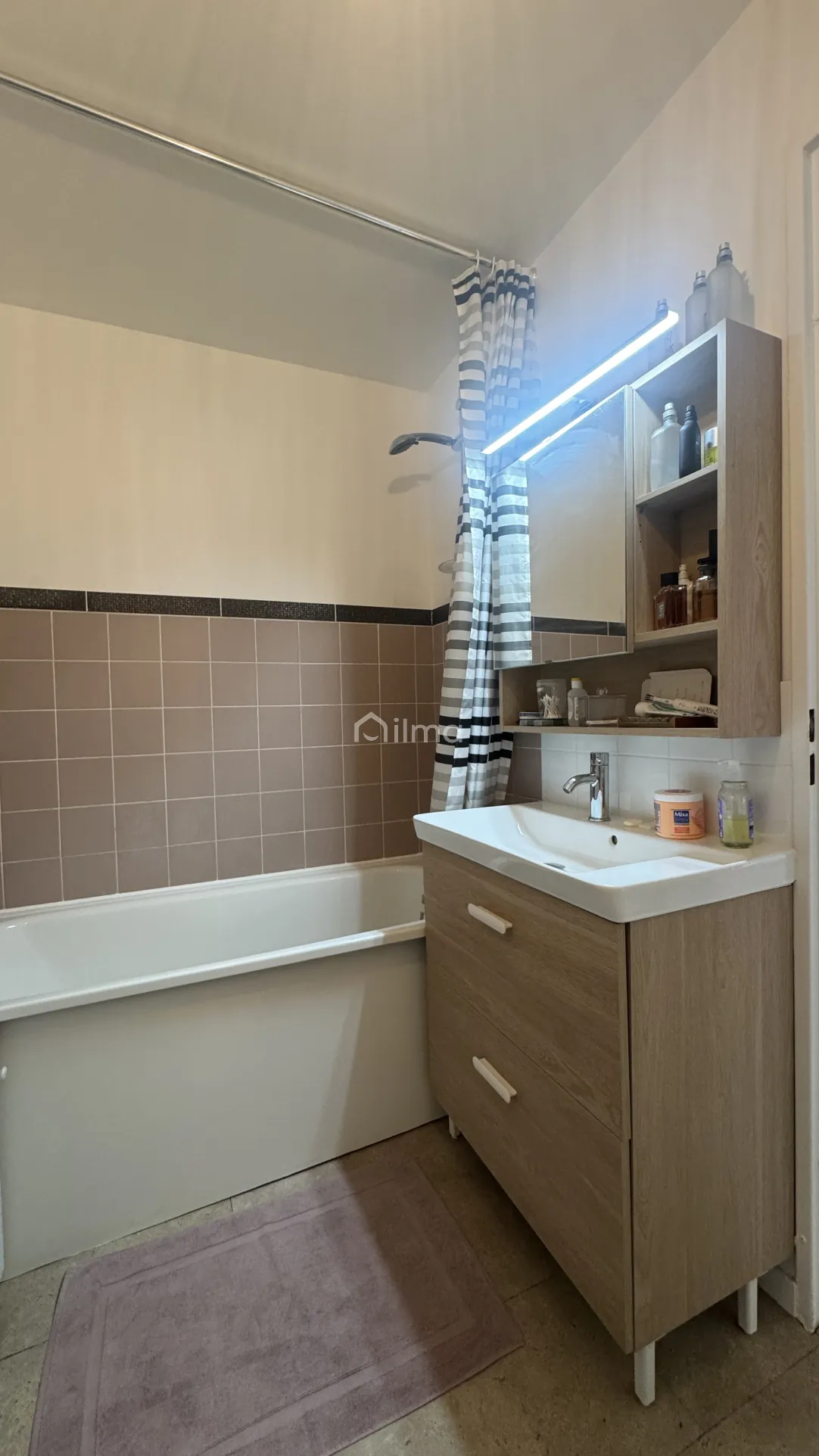 Appartement 4 pièces à vendre au cœur de Meaux avec parking et balcon 