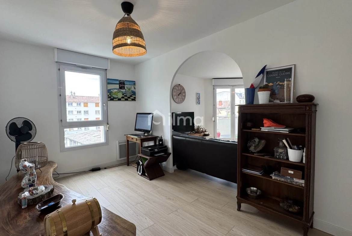 Appartement 4 pièces à vendre au cœur de Meaux avec parking et balcon 