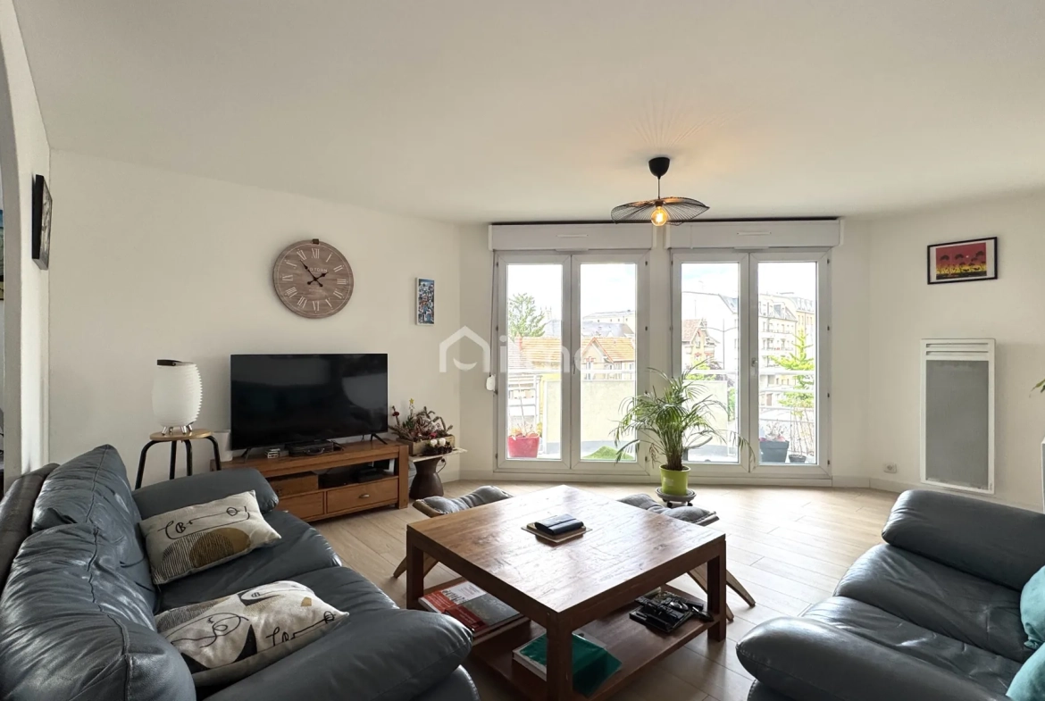 Appartement 4 pièces à vendre au cœur de Meaux avec parking et balcon 