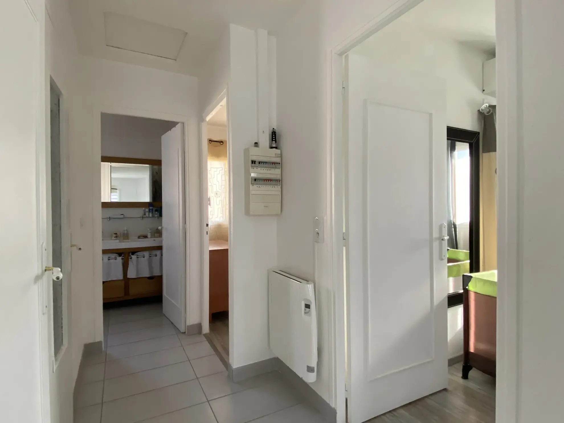 Maison 3 pièces avec jardin et stationnements à Vias, centre-ville 