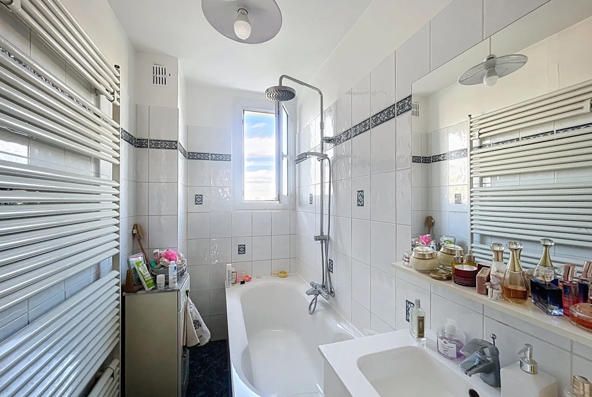 Magnifique appartement 3 pièces avec balcon, cave et parking à Rueil-Malmaison 