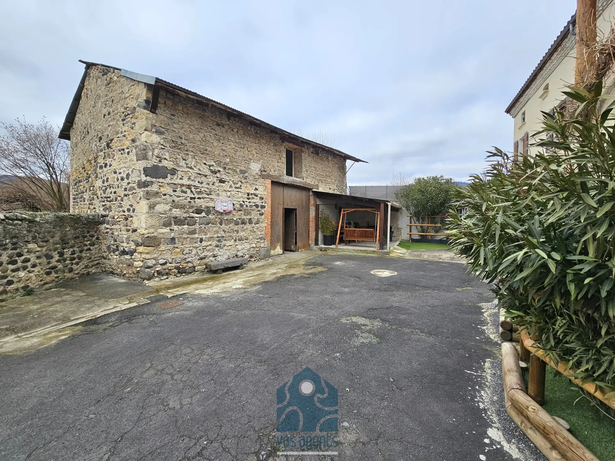 Magnifique maison de charme de 200 m² avec dépendances à Chidrac près d'Issoire 