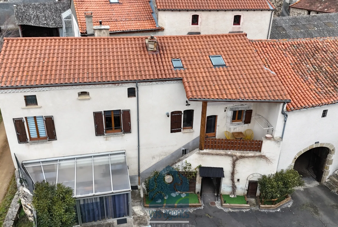 Magnifique maison de charme de 200 m² avec dépendances à Chidrac près d'Issoire 