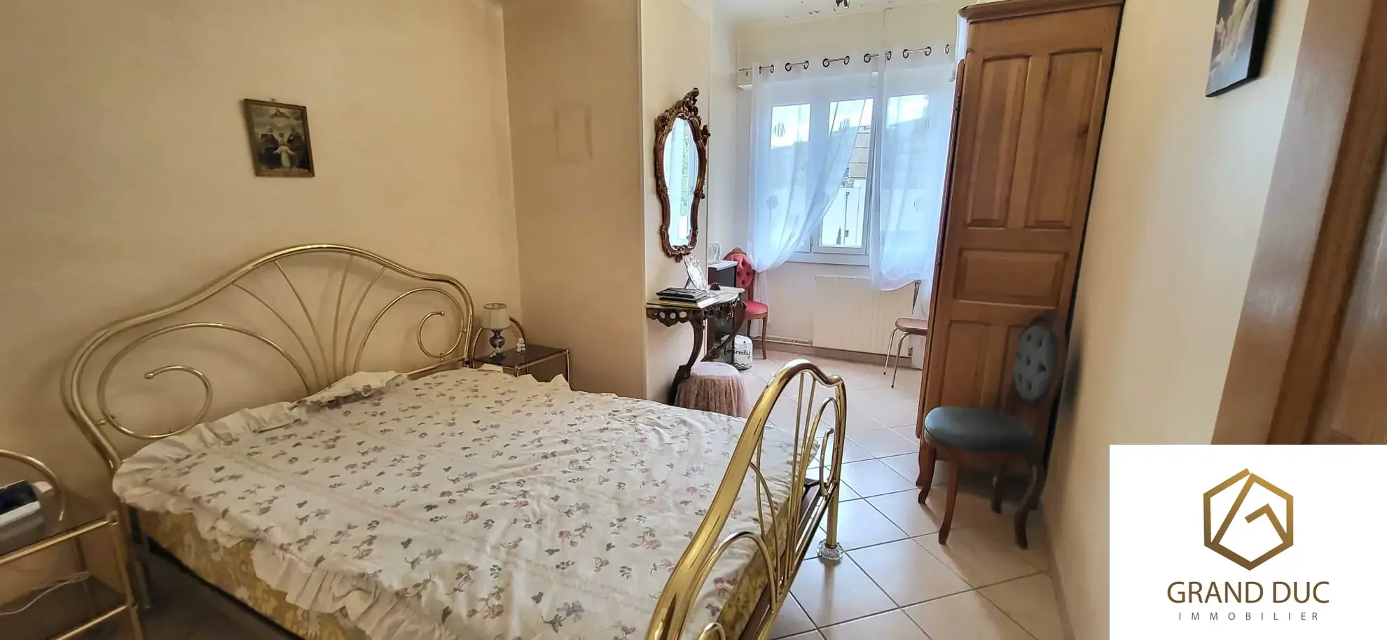 Appartement 3 pièces à vendre à Marseille avec vue sur l’église Saint-Laurent 