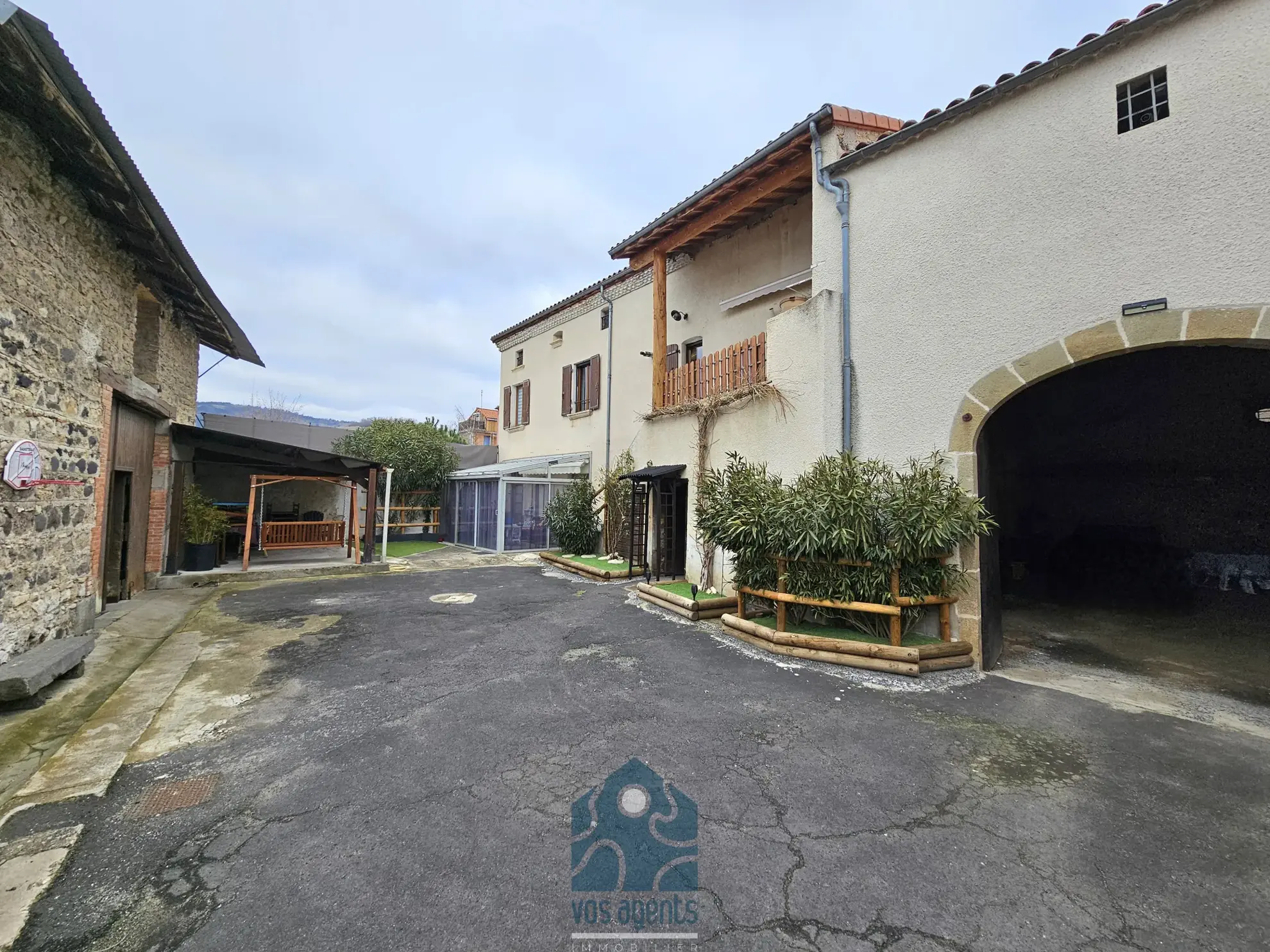 Magnifique maison de charme de 200 m² avec dépendances à Chidrac près d'Issoire 