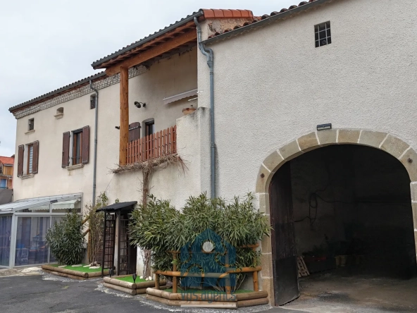 Magnifique maison de charme de 200 m² avec dépendances à Chidrac près d'Issoire 