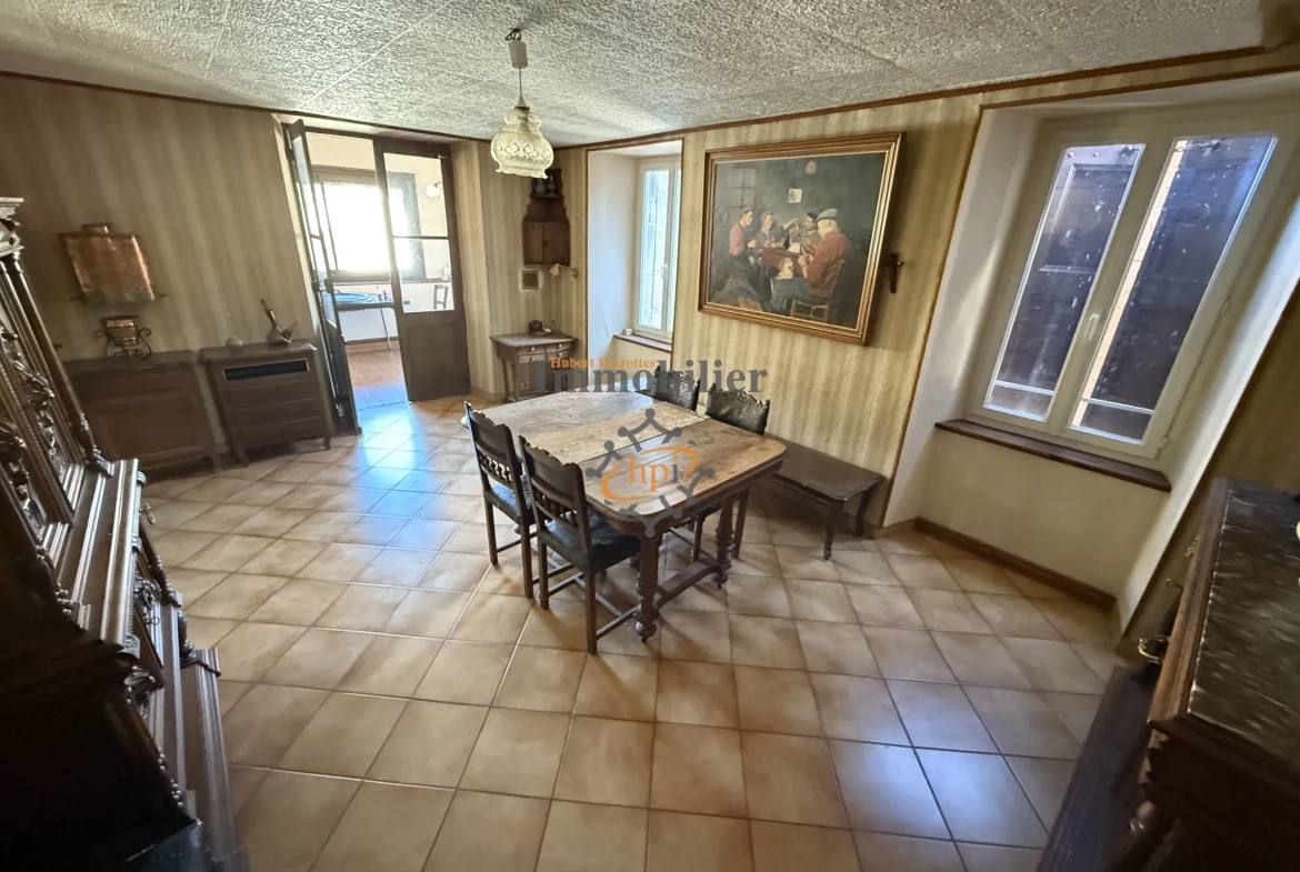 Maison en pierre à vendre à Saint Izaire, Aveyron - 5 chambres, terrasse, village de caractère 
